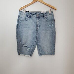 Women's Denim Bermuda Shorts Size 10 Style & Co Light Color Slights Distress Raw